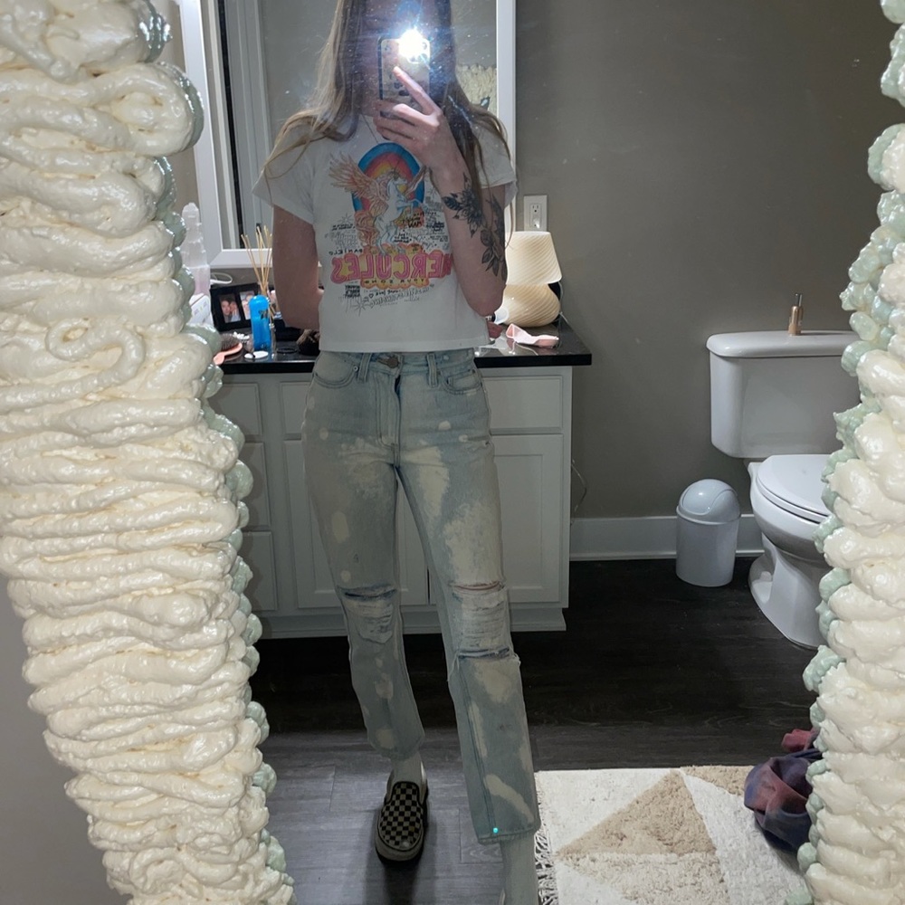 🌈BDG slim straight bleach ripped jeans🌈